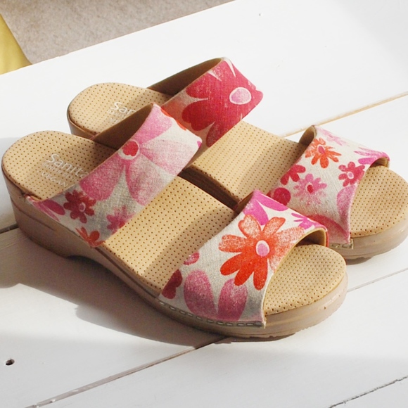 Shoes - Sanita Floral Vegan Sandal Clogs sz 10